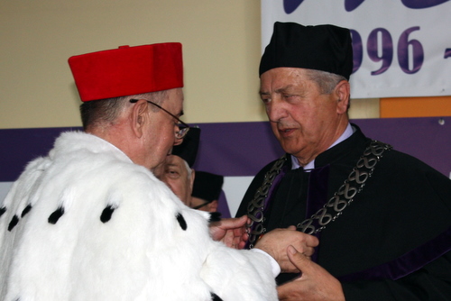 tytuł Honorowego Prorektora WSA otrzymał prof. dr hab. Mirosław Łaguna