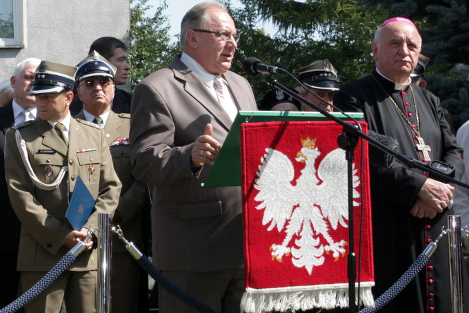 w uroczystościach udział wzięli m.in. Prezydent Łomży Mieczysław Czerniawski i Biskup Łomżyński Stanisław Stefanek