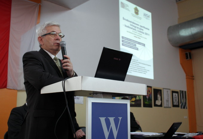 Bogdan Laskowski z łomżyńskiego Punktu Informacyjnego Podlaskiej Okręgowej Izby Inżynierów Budownictwa