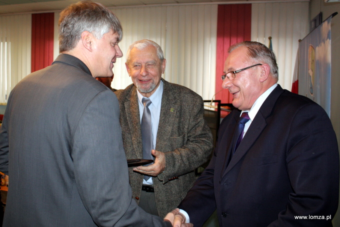 Prof. dr hab. Robert Charmas, prof. dr. hab Andrzej Zawiślak i Prezydent Łomży Mieczysław Czerniawski