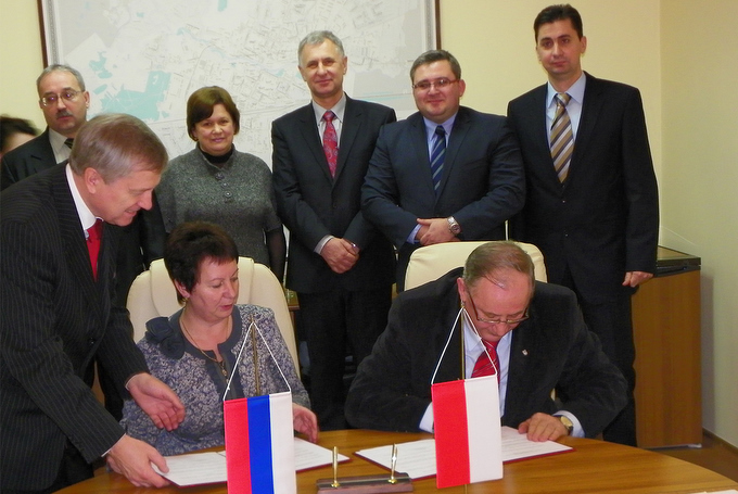 podpisanie listu intencyjnego o współpracy partnerskiej między Łomżą i Gusiewem