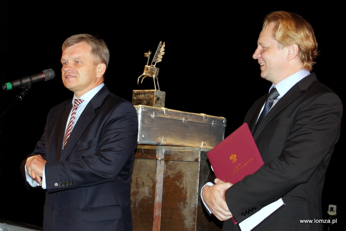 Członek Zarządu Województwa Podlaskiego Jacek Piorunek i dyrektor Festiwalu Jarosław Antoniuk