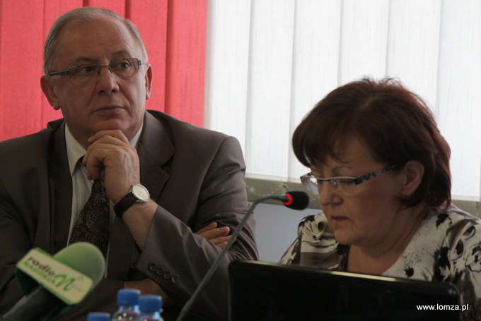 Prezydent Łomży Mieczysław Czerniawski i Skarbnik Miasta Grażyna Kołodziejska