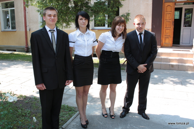 uczestnicy ostatniego etapu konkursu przed ogłoszeniem wyników, od lewej: Mateusz Bagiński, Diana Świrydziuk, Justyna Zalewska, Damian Kulągowski