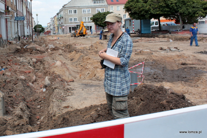 archeolog Ewa 
Jurzysta