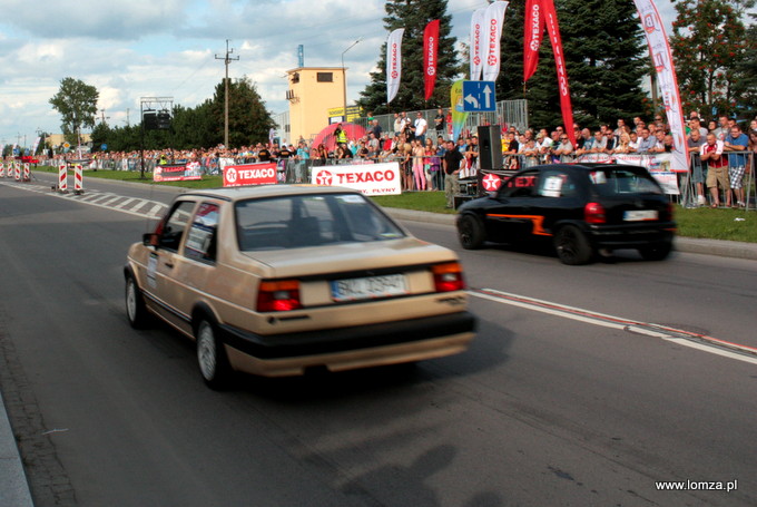 wyścigi na 1/8 mili na ulicy Spokojnej w Łomży