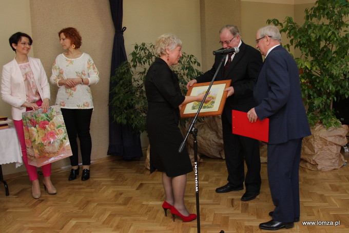 a do Zastępcy Prezydenta Mirosławy Kluczek kwiaty. 