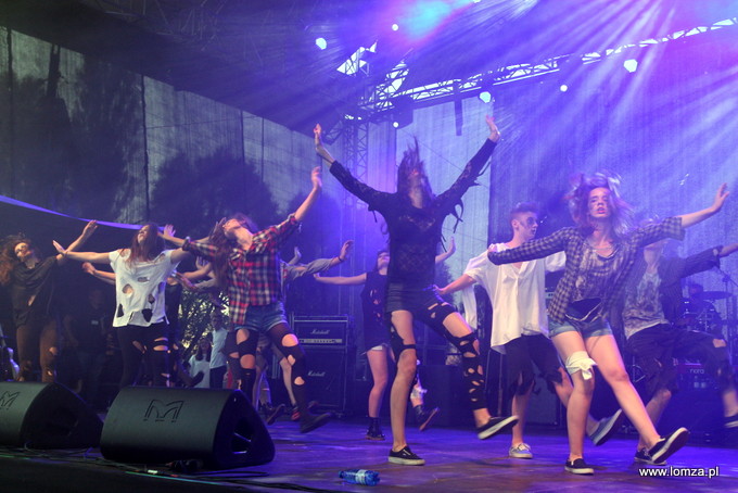 show w wykonaniu artystów z MDK-DŚT