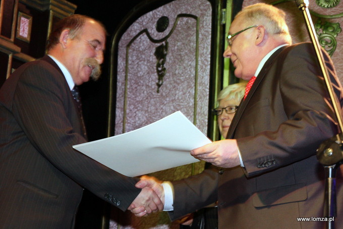 nagrodę odbiera Płk Ludwik Zalewski