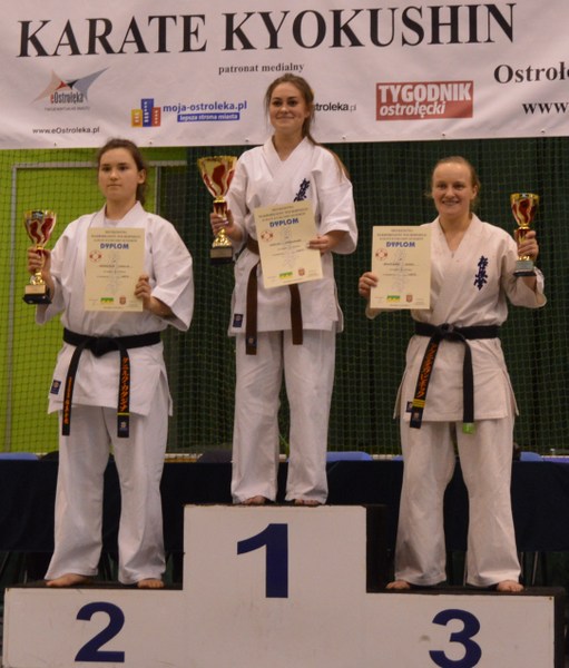 Karolina Mroczkowska na najwyższym stopniu podium