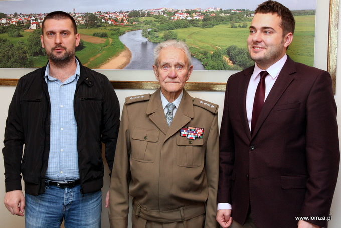 Dariusz Syrnicki, kpt. Bronisław Karwowski ps. Grom, Prezydent Łomży Mariusz Chrzanowski