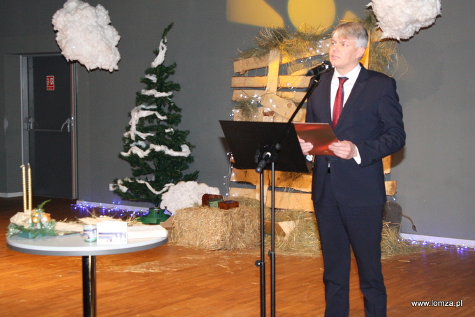 Życzenia studentom i pracownikom uczelni złożył rektor dr hab. Robert Charmas