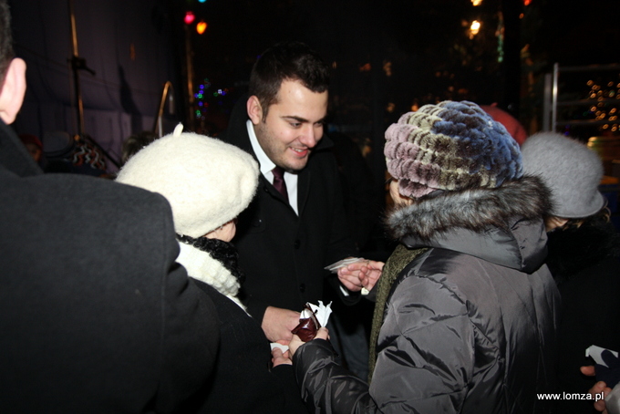 dzielenie się opłatkiem i składanie życzeń