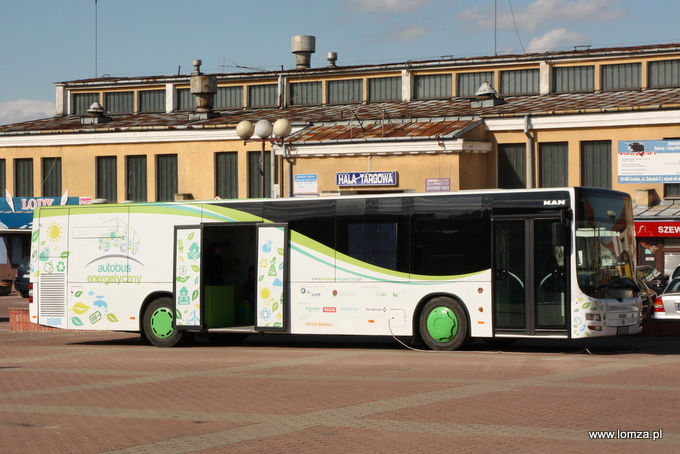 Mobilne centrum informacyjno - edukacyjne wyposażone