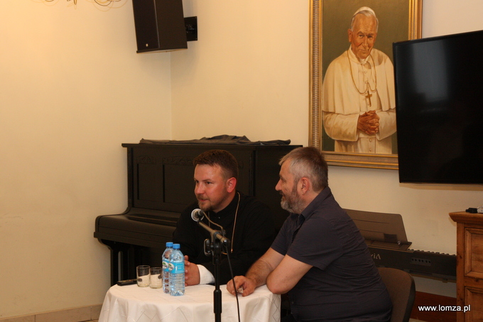 Od prawej: prof. Goran Janicijević z Akademii Sztuki Cerkiewnej w Belgradzie oraz Michał Czykwin wikariusz z parafii prawosławnej pw. św. Jana Teologa w Białymstoku