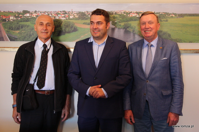 Od lewej: dr Giankarlo Belluzzi z Włoch, Prezydent Łomży Mariusz Chrzanowski i prof. Kazimieras Lukauskas