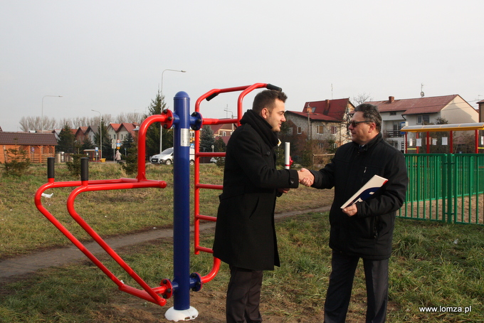 Prezydent Łomży Mariusz Chrzanowski i Andrzej Pyliński, dyrektor Oddziału I PKO BP w Łomży