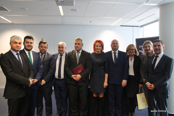 Podpisanie umów odbyło się w Centrum Unijnych Projektów Transportowych w Warszawie