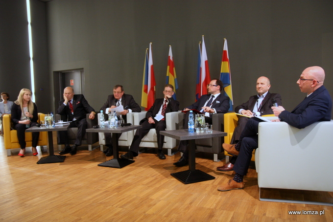 debata na temat "Strategia na rzecz Odpowiedzialnego Rozwoju – pakiet ułatwień dla przedsiębiorców. Zmiany w otoczeniu prawnym przedsiębiorców"