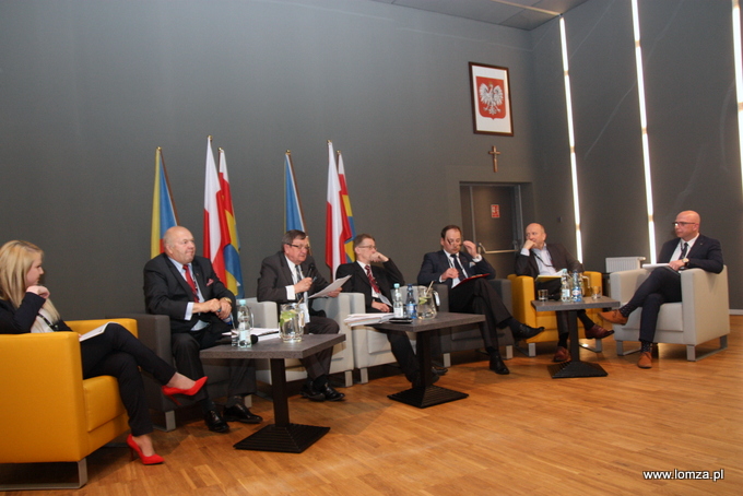 debata na temat "Strategia na rzecz Odpowiedzialnego Rozwoju – pakiet ułatwień dla przedsiębiorców. Zmiany w otoczeniu prawnym przedsiębiorców"