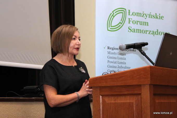 dr hab. Krystyna Leszczewska 
– profesor PWSIiP w Łomży
