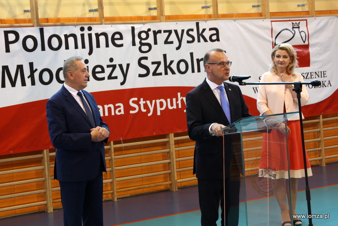 przemawia Prezes Stowarzyszenia „Wspólnota Polska” Dariusz Bonisławski