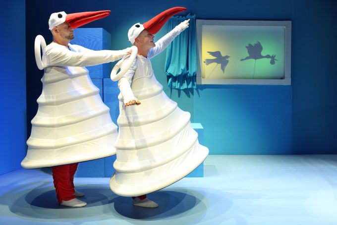 Spektakl "Rosnę" w wykonaniu aktorów łomżyńskiego teatru