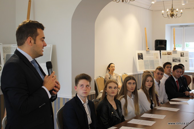 Prezydent Łomży Mariusz Chrzanowski rozpoczął inauguracyjną sesję