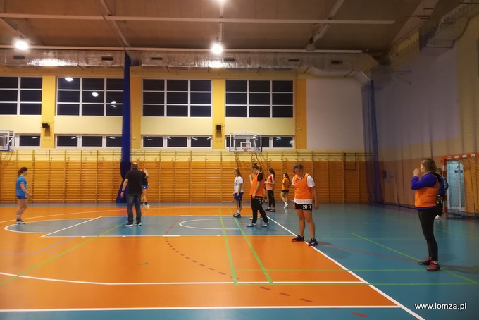 Trening w hali II LO