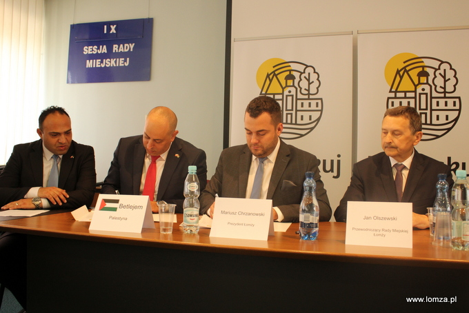 Uroczyste podpisanie listu intencyjnego o współpracy odbyło się w sali konferencyjnej Ratusza