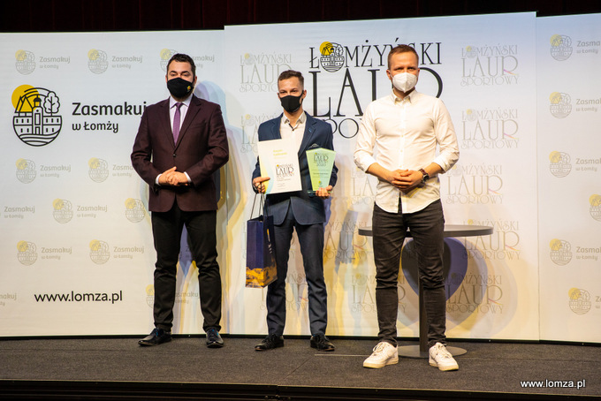 laur odbiera Kacper Łebkowski