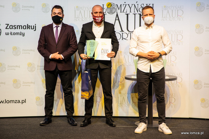 laur odbiera Tomasz Staniórski