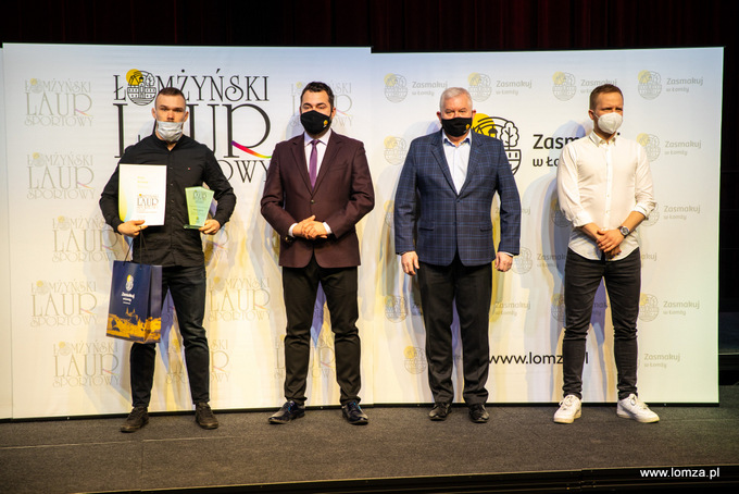 laur odbiera Piotr Arnista