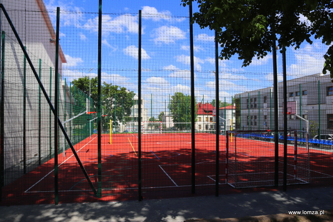 nowe boisko wielofunkcyjne przy SP 2