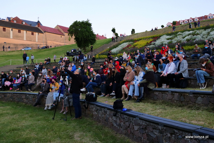 zakończenie 34. Międzynarodowego Festiwalu Teatralnego "Walizka" wyjątkowo odbyło się na muszli koncertowej przy ul. Zjazd