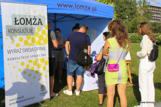 osoby przebywające w parku bardzo chętnie wypełniały ankietę