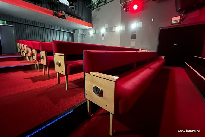 siedziska do wymiany w Teatrze Lalki i Aktora, fot. Łukasz Boratyński/TLiA