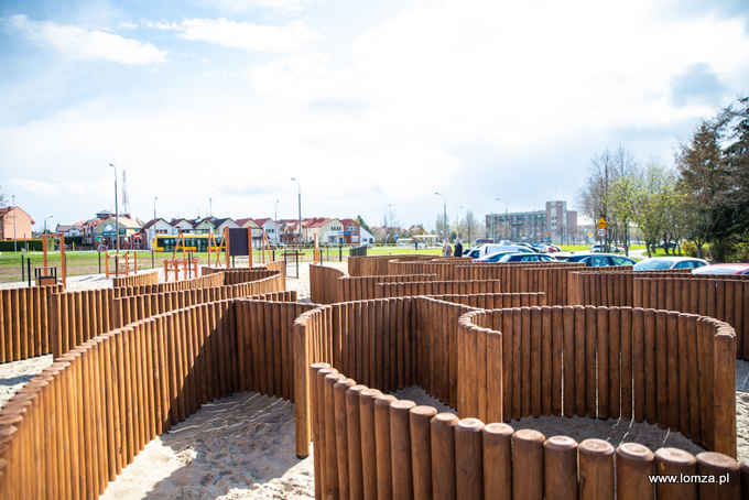 Mini Park przy ul. Szosa Zambrowska-Piłsudskiego zrealizowano w ramach Budżetu Obywatelskiego Miasta Łomża 2019