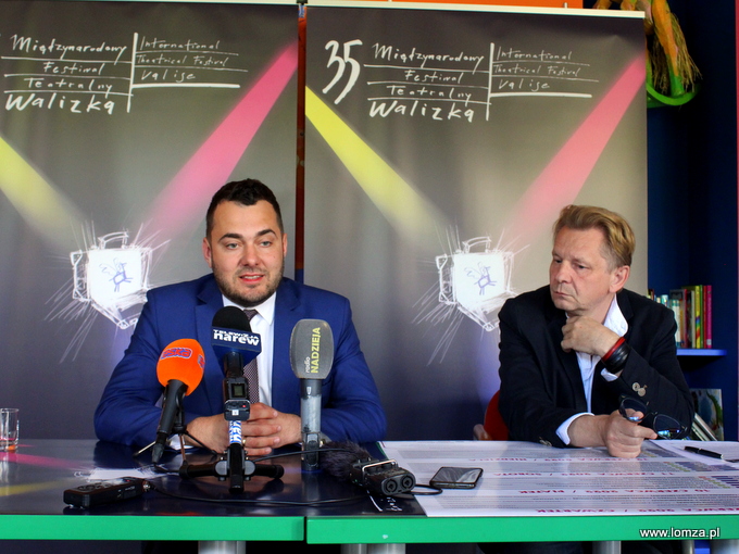 prezydent Mariusz Chrzanowski i dyrektor TLiA Jarosław Antoniuk