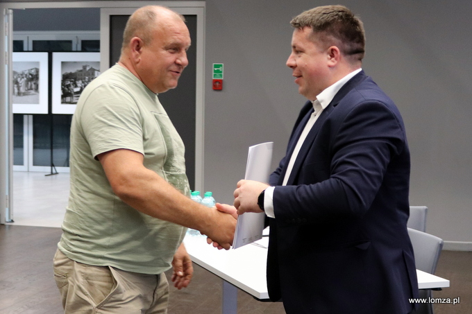 Robert Grzymała i zastępca prezydenta Andrzej Stypułkowski