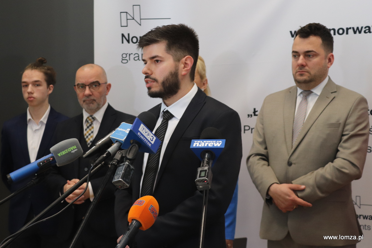 Maciej Powichrowski, nauczyciel z ZSEiO nr 6