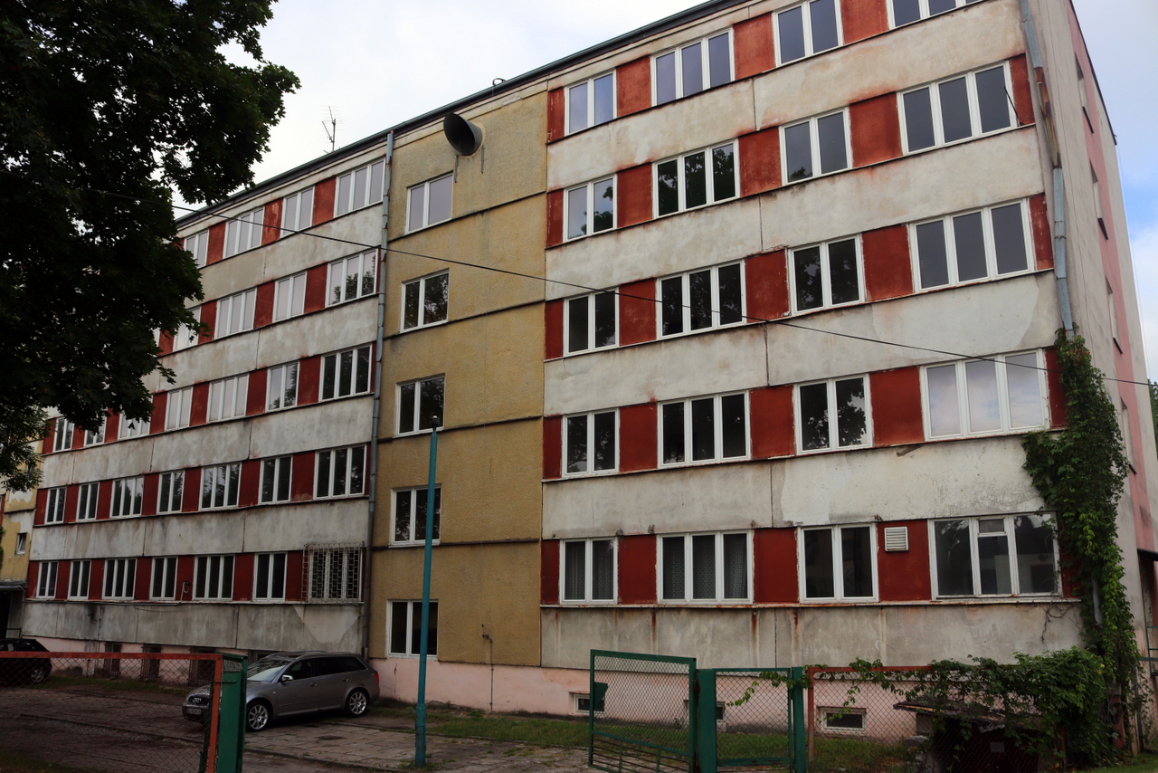 budynek dawnego hotelu robotniczego przy ulicy Wesołej 117 