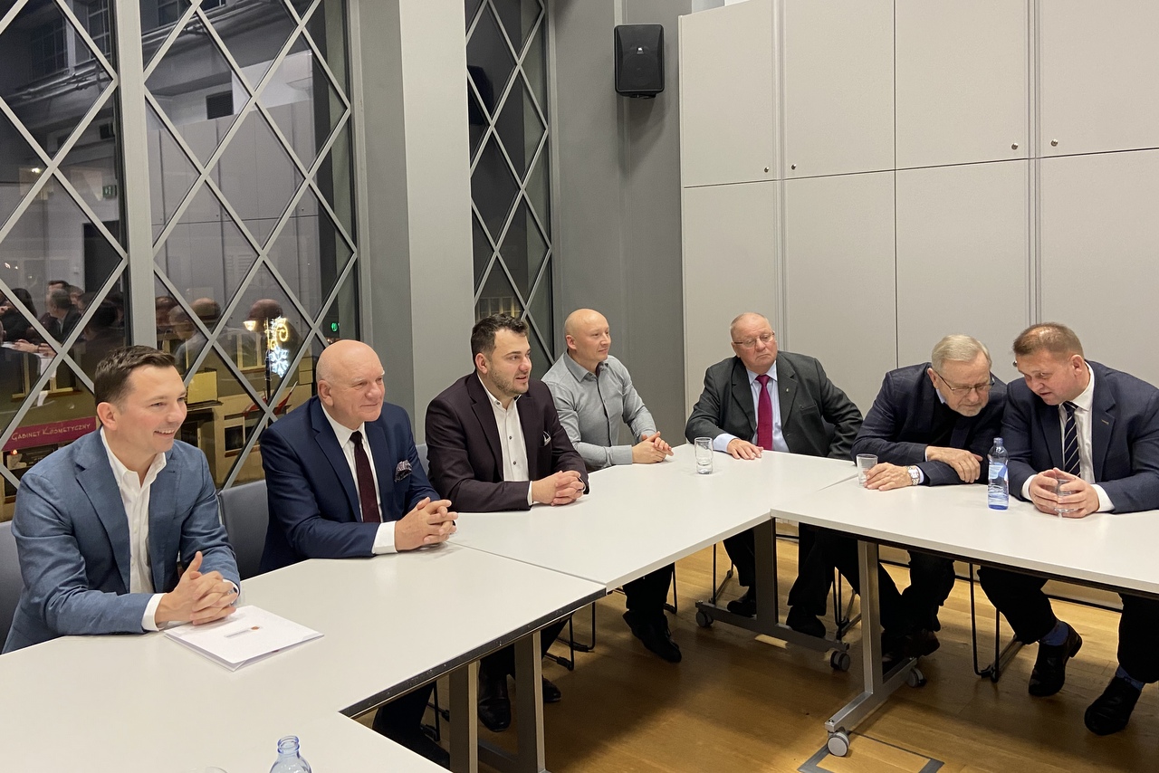Posiedzenie Rady Gospodarczej, pierwszy z lewej Paweł Kicun, dyrektor zarządzający firmy Domel Sp. z o.o.