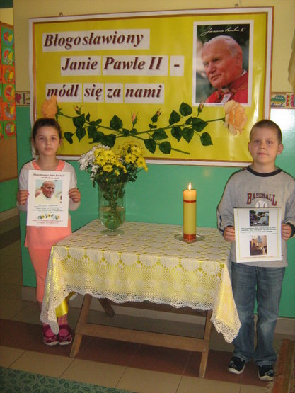 Przedszkolaki z miłością i nadzieją Ojcu Świętemu Janowi Pawłowi II