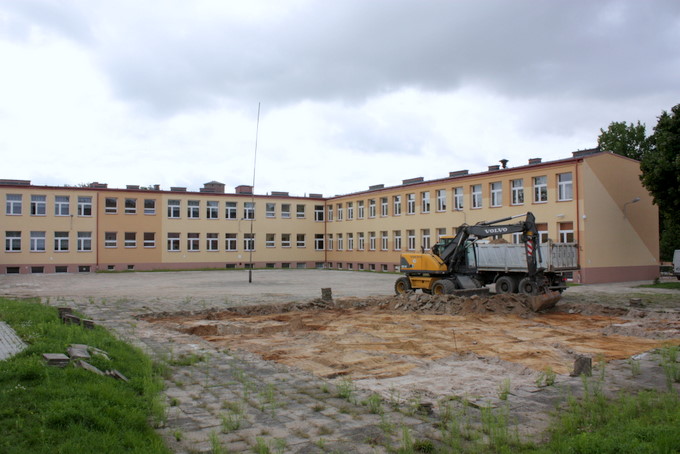 Ruszyła budowa placów zabaw