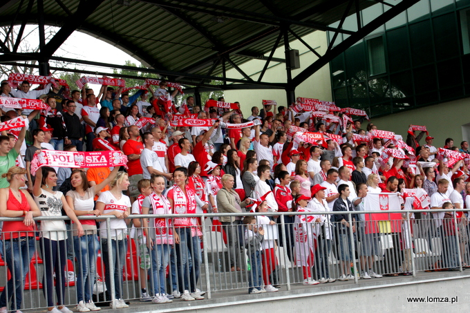 Otwarcie piłkarskiego Euro na stadionie w Strefie Kibica