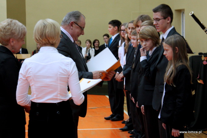 Prezydent przyznał stypendia naukowe i sportowe