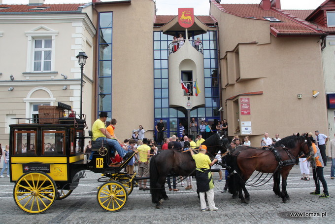 Dyliżans przed ratuszem