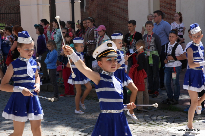 Parada Województwa Podlaskiego przeszła ulicami Łomży. Wspaniałe występy na 