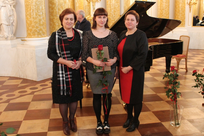 Uczennica Liceum Plastycznego ze stypendium Ministra Kultury